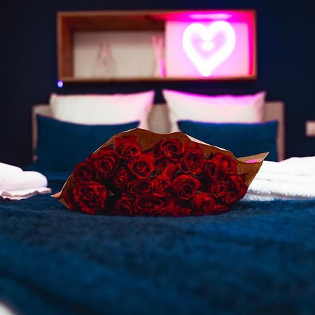French Klss - Love Room By Prim0 C0Nciergerie Clermont-Ferrand Exteriör bild