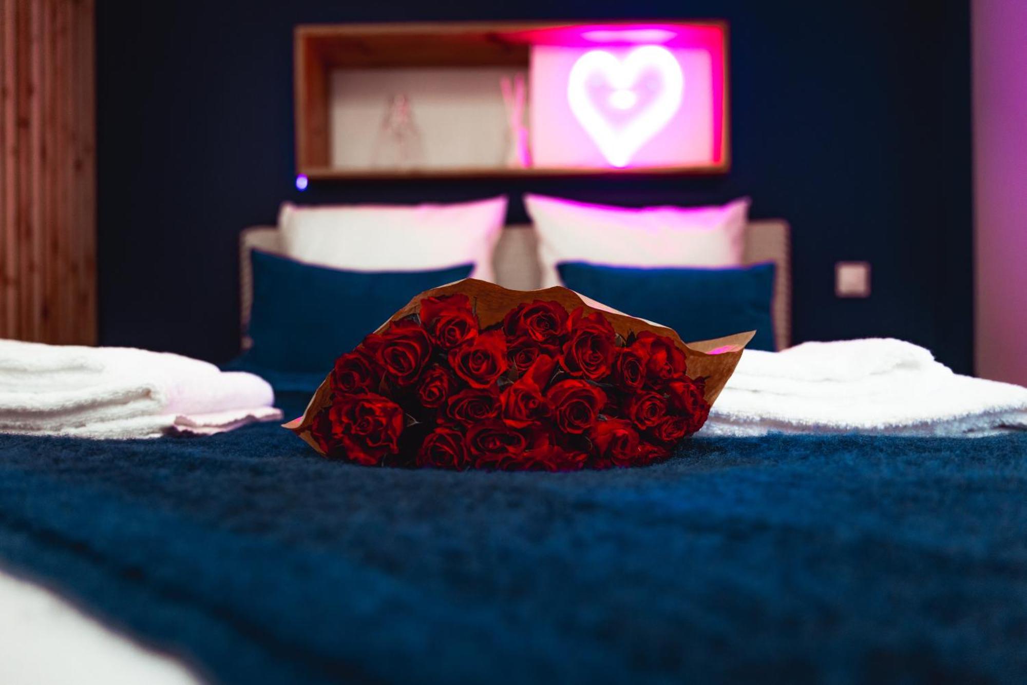 French Klss - Love Room By Prim0 C0Nciergerie Clermont-Ferrand Exteriör bild