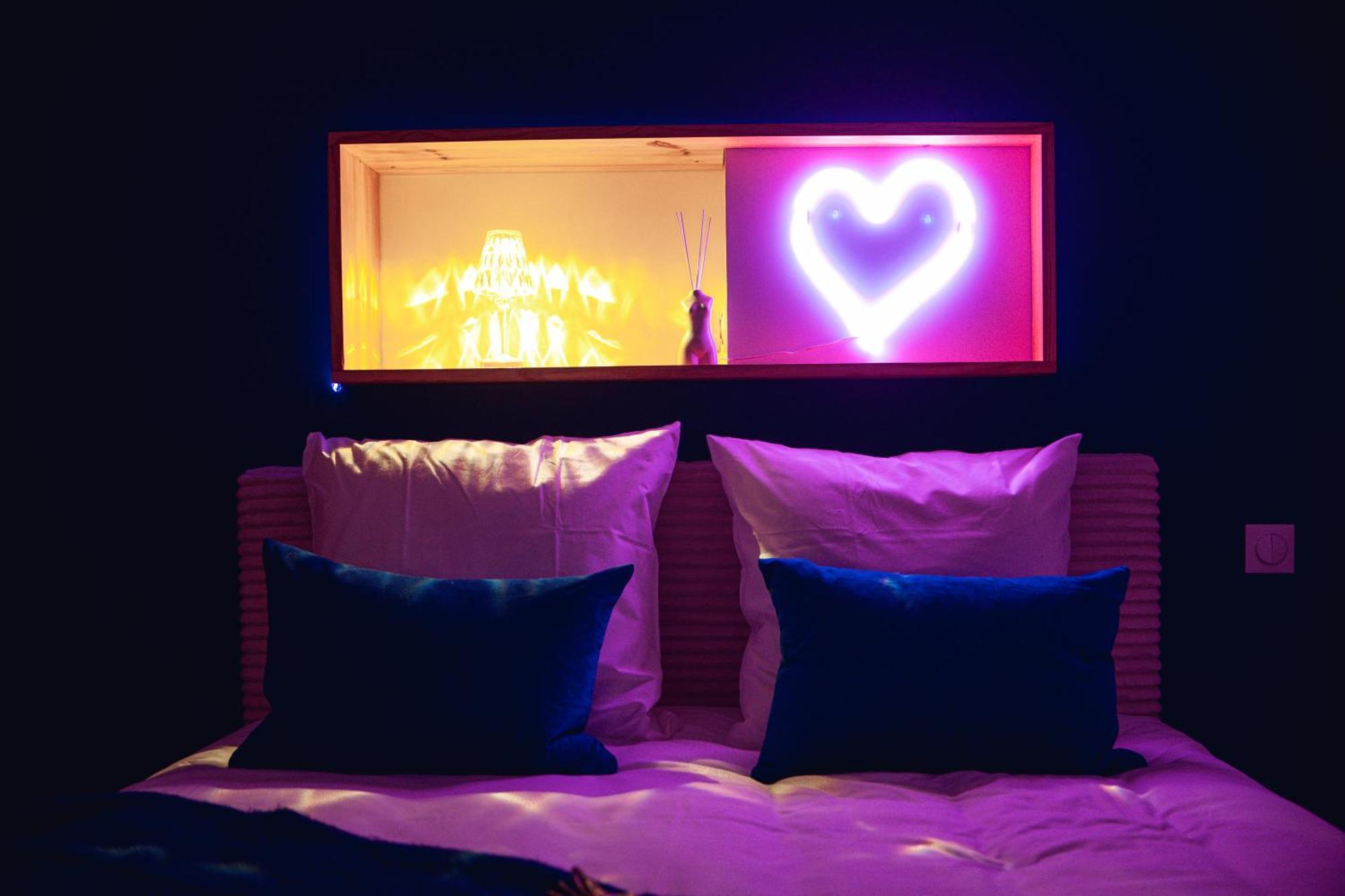 French Klss - Love Room By Prim0 C0Nciergerie Clermont-Ferrand Exteriör bild